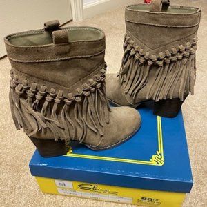 NIB Sbicca Sound Khaki Suede Pull-On Bootie Size 6